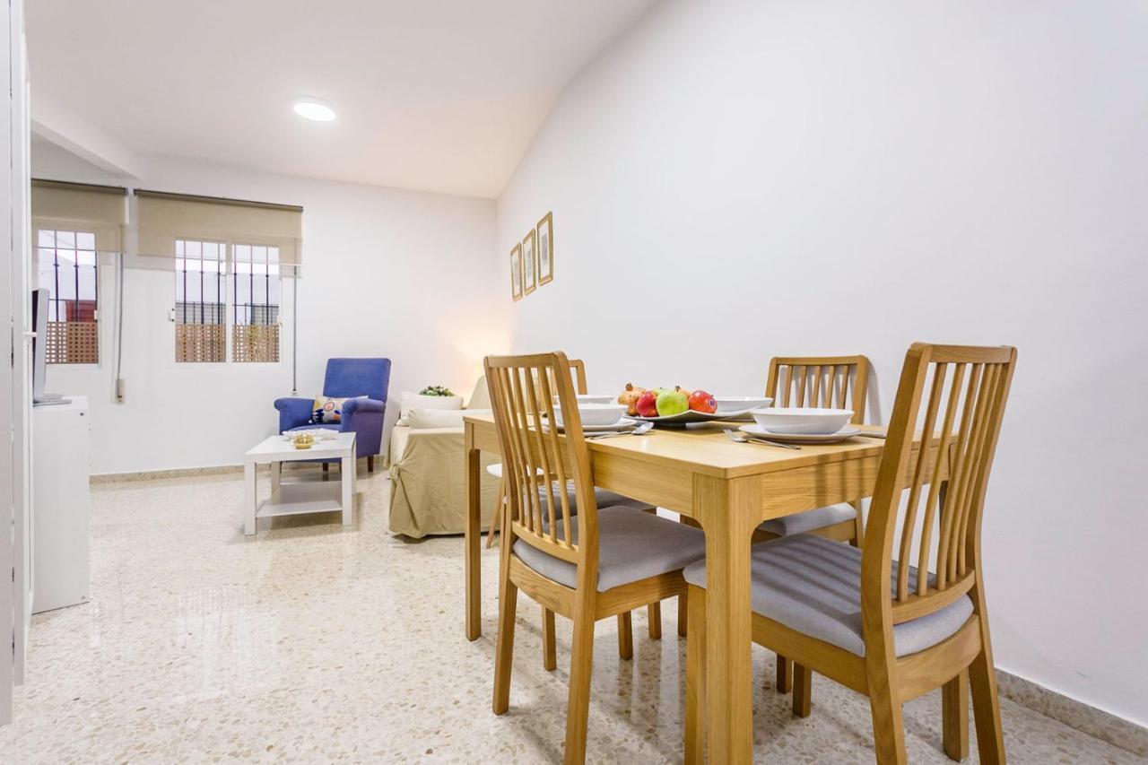 Apartamentos Sta María La Blanca Sevilha Exterior foto