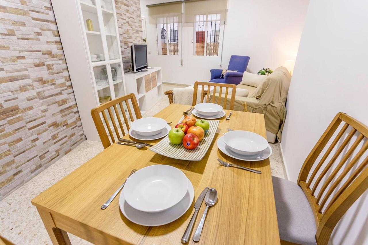 Apartamentos Sta María La Blanca Sevilha Exterior foto