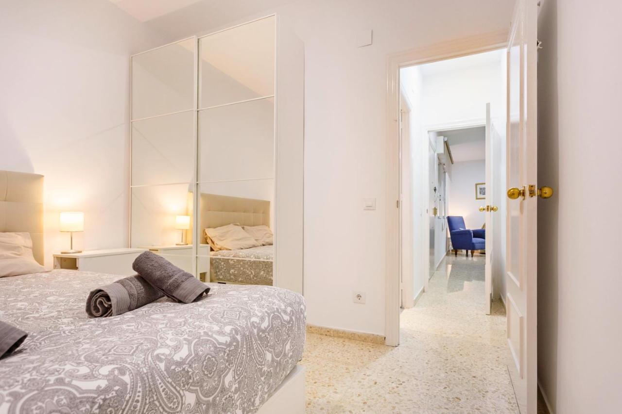 Apartamentos Sta María La Blanca Sevilha Exterior foto