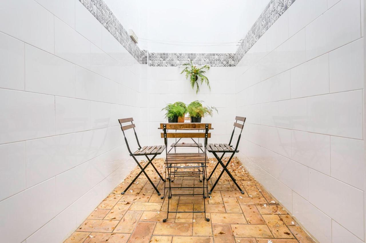 Apartamentos Sta María La Blanca Sevilha Exterior foto